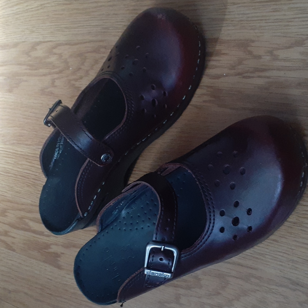 Dansko Slip On Mules Leather Burgandy Size 36 Dansko open back clogs